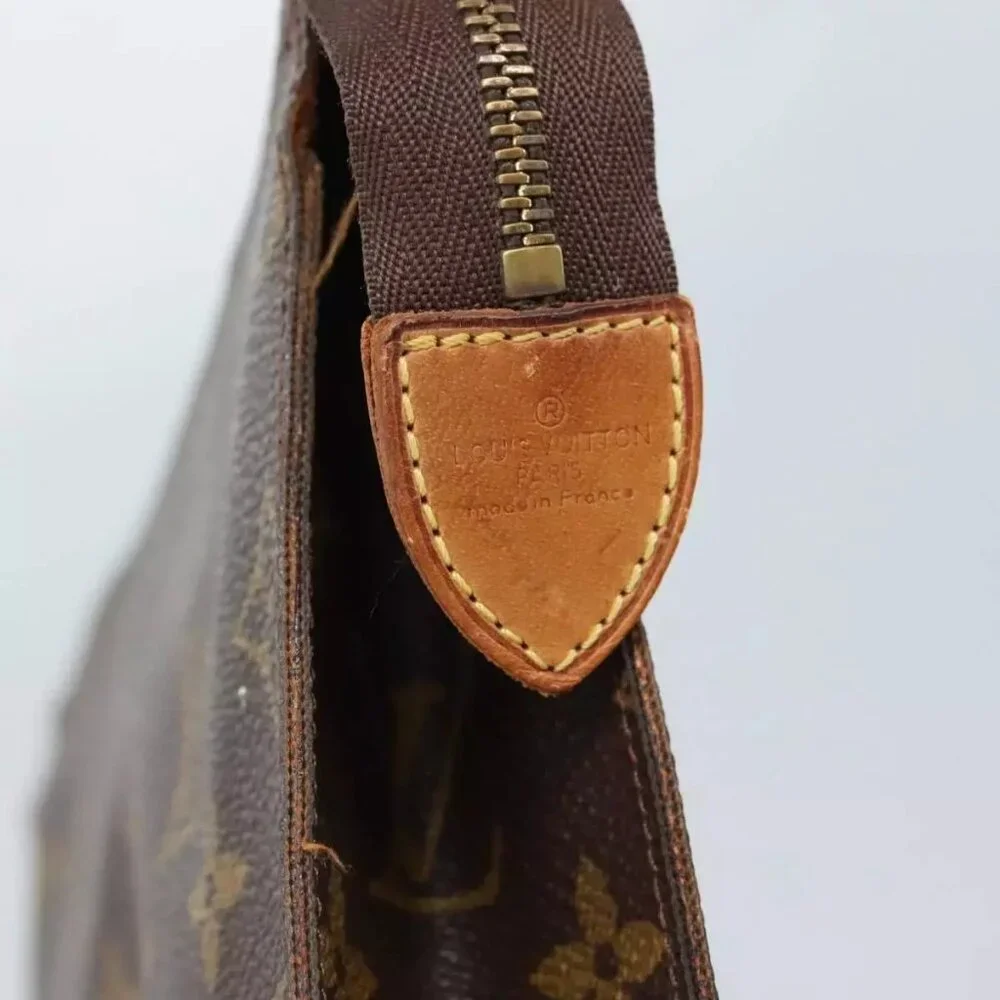 LOUIS VUITTON Monogram Poche Toilette 26 Pouch - Picture 6 of 15